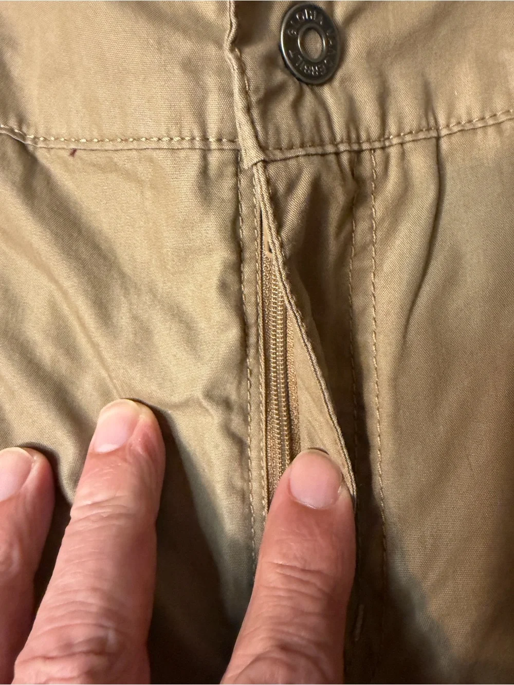 NWT Women's Gloria Vanderbilt Cargo Capri Pants in Khaki Size 16/19" Inseam - Picture 5 of 11